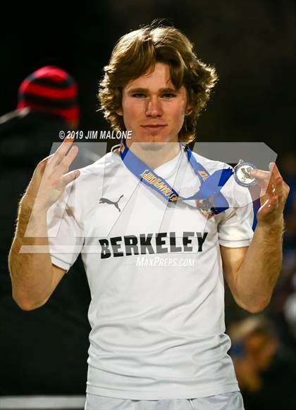 Thumbnail 3 in De La Salle vs. Berkeley (CIF NCS D1 Final) photogallery.