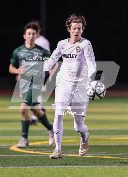 Thumbnail 3 in De La Salle vs. Berkeley (CIF NCS D1 Final) photogallery.