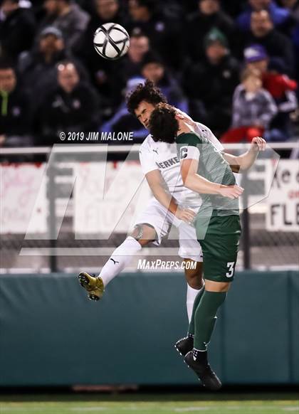 Thumbnail 3 in De La Salle vs. Berkeley (CIF NCS D1 Final) photogallery.