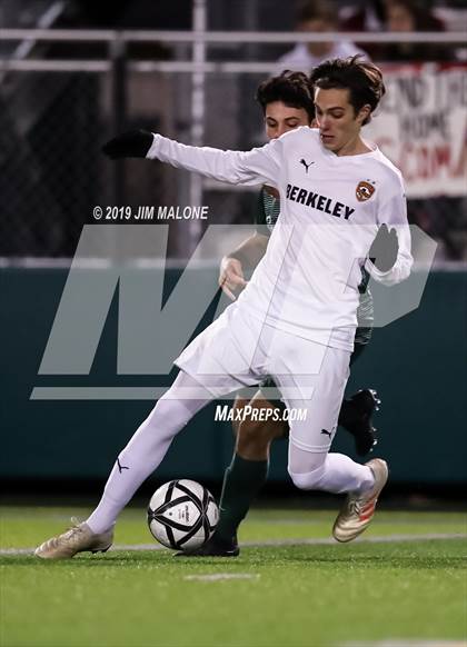 Thumbnail 3 in De La Salle vs. Berkeley (CIF NCS D1 Final) photogallery.