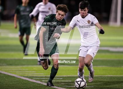 Thumbnail 1 in De La Salle vs. Berkeley (CIF NCS D1 Final) photogallery.