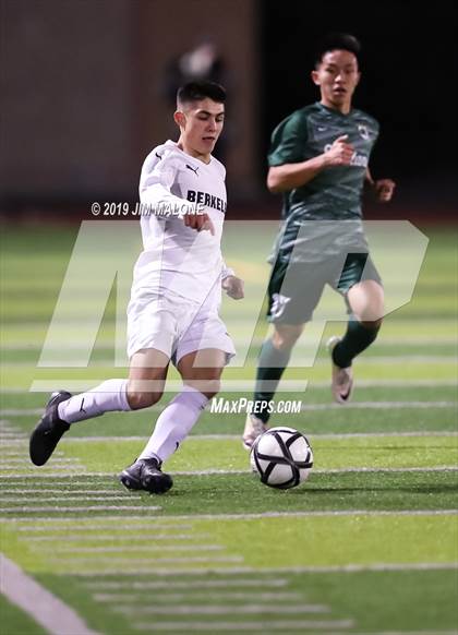 Thumbnail 3 in De La Salle vs. Berkeley (CIF NCS D1 Final) photogallery.