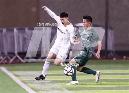 Thumbnail 1 in De La Salle vs. Berkeley (CIF NCS D1 Final) photogallery.