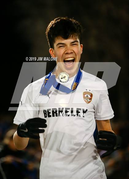 Thumbnail 2 in De La Salle vs. Berkeley (CIF NCS D1 Final) photogallery.