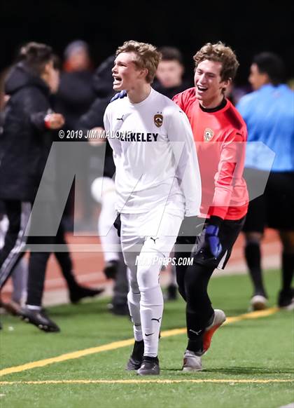 Thumbnail 1 in De La Salle vs. Berkeley (CIF NCS D1 Final) photogallery.