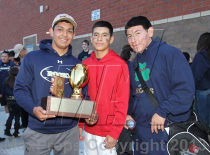 Thumbnail 2 in Yuma Catholic vs. Round Valley (AIA D5 Final) photogallery.