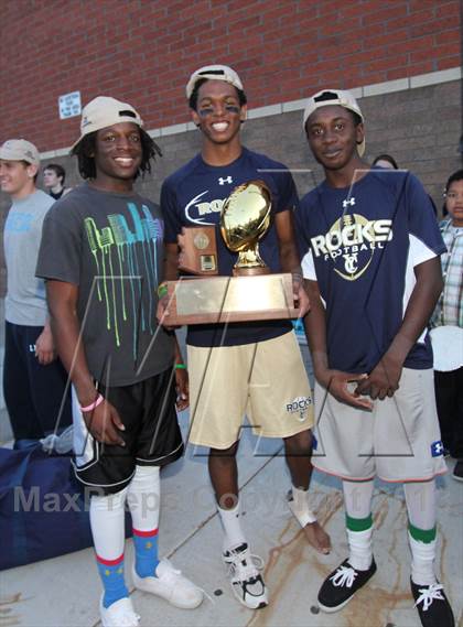 Thumbnail 2 in Yuma Catholic vs. Round Valley (AIA D5 Final) photogallery.