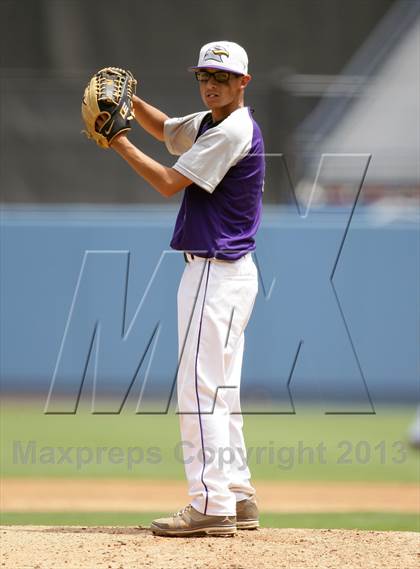 Thumbnail 2 in Chavez vs. Van Nuys (CIF LACS D2 Final) photogallery.