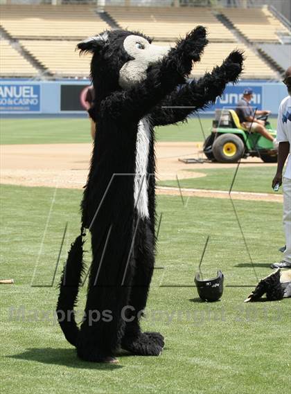 Thumbnail 3 in Chavez vs. Van Nuys (CIF LACS D2 Final) photogallery.