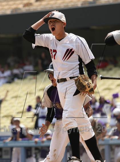 Thumbnail 3 in Chavez vs. Van Nuys (CIF LACS D2 Final) photogallery.