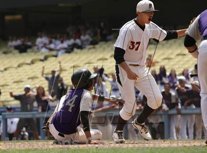 Thumbnail 2 in Chavez vs. Van Nuys (CIF LACS D2 Final) photogallery.