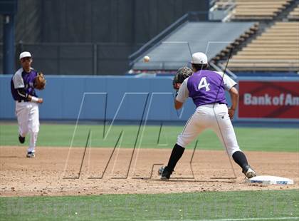 Thumbnail 2 in Chavez vs. Van Nuys (CIF LACS D2 Final) photogallery.