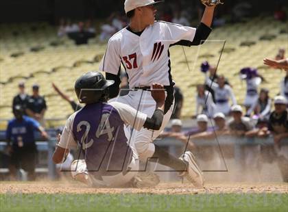 Thumbnail 2 in Chavez vs. Van Nuys (CIF LACS D2 Final) photogallery.