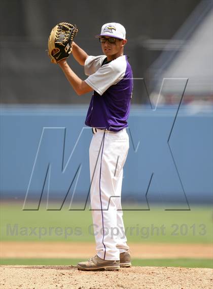 Thumbnail 3 in Chavez vs. Van Nuys (CIF LACS D2 Final) photogallery.