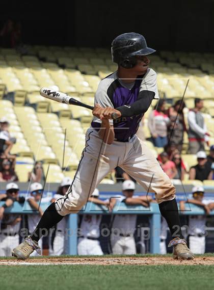 Thumbnail 3 in Chavez vs. Van Nuys (CIF LACS D2 Final) photogallery.