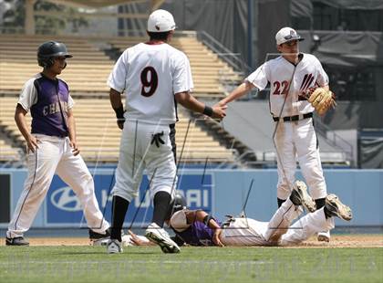 Thumbnail 2 in Chavez vs. Van Nuys (CIF LACS D2 Final) photogallery.