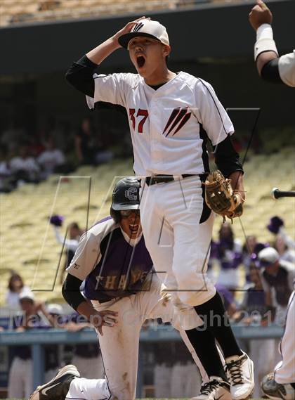 Thumbnail 2 in Chavez vs. Van Nuys (CIF LACS D2 Final) photogallery.