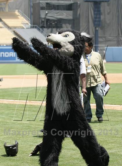 Thumbnail 2 in Chavez vs. Van Nuys (CIF LACS D2 Final) photogallery.