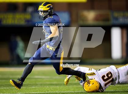 Thumbnail 1 in Adams vs. Clarkston (MHSAA Regional Final) photogallery.