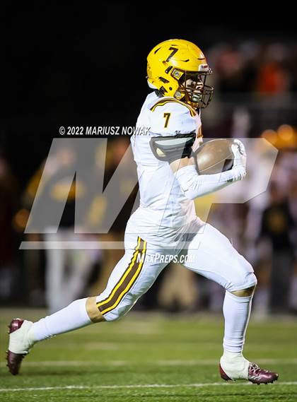 Thumbnail 2 in Adams vs. Clarkston (MHSAA Regional Final) photogallery.