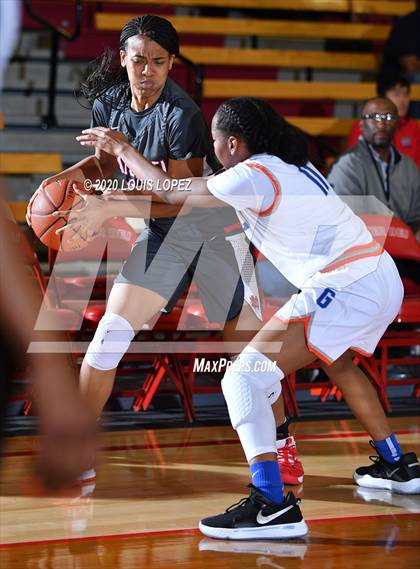 Thumbnail 2 in Bishop Gorman @ Mater Dei (Nike Extravaganza) photogallery.