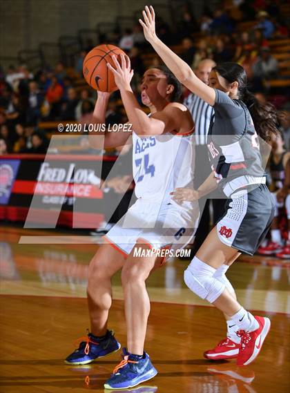 Thumbnail 1 in Bishop Gorman @ Mater Dei (Nike Extravaganza) photogallery.