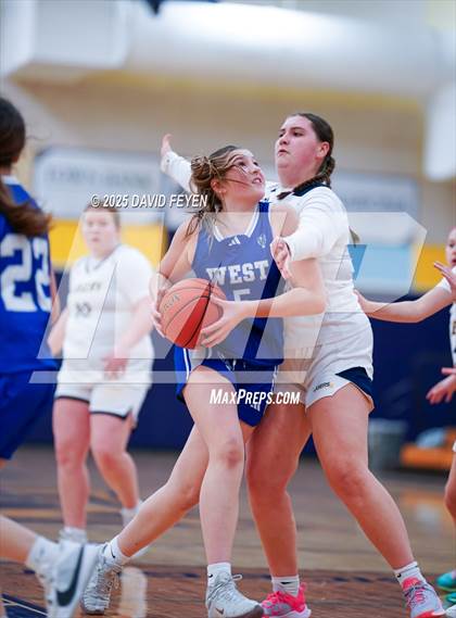 Thumbnail 1 in Waukesha West @ Kettle Moraine photogallery.