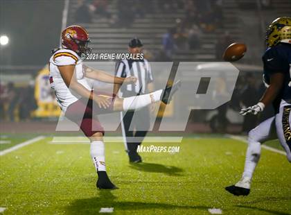 Thumbnail 3 in Highland vs Muir (CIF SS D8 Round 1 Playoff) photogallery.