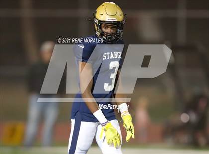 Thumbnail 2 in Highland vs Muir (CIF SS D8 Round 1 Playoff) photogallery.