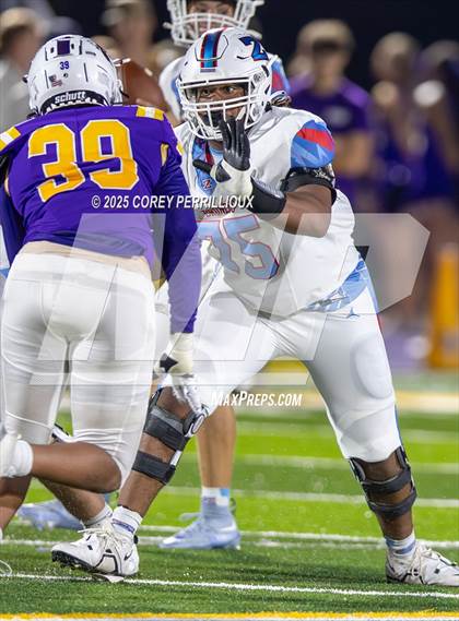 Thumbnail 3 in Zachary @ Denham Springs (LHSAA 5A Division 1 Regional) photogallery.