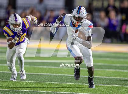 Thumbnail 1 in Zachary @ Denham Springs (LHSAA 5A Division 1 Regional) photogallery.