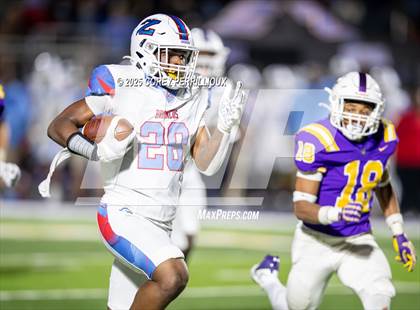 Thumbnail 2 in Zachary @ Denham Springs (LHSAA 5A Division 1 Regional) photogallery.