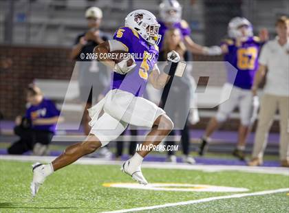 Thumbnail 2 in Zachary @ Denham Springs (LHSAA 5A Division 1 Regional) photogallery.