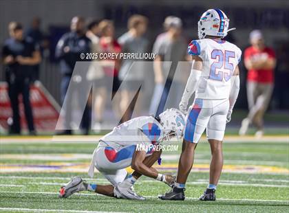 Thumbnail 2 in Zachary @ Denham Springs (LHSAA 5A Division 1 Regional) photogallery.