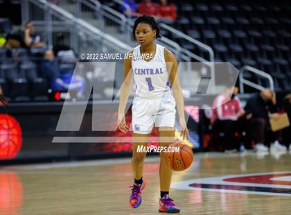 Thumbnail 3 in Omaha Westside vs. Omaha Central photogallery.