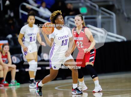 Thumbnail 3 in Omaha Westside vs. Omaha Central photogallery.