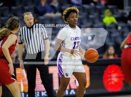 Thumbnail 1 in Omaha Westside vs. Omaha Central photogallery.