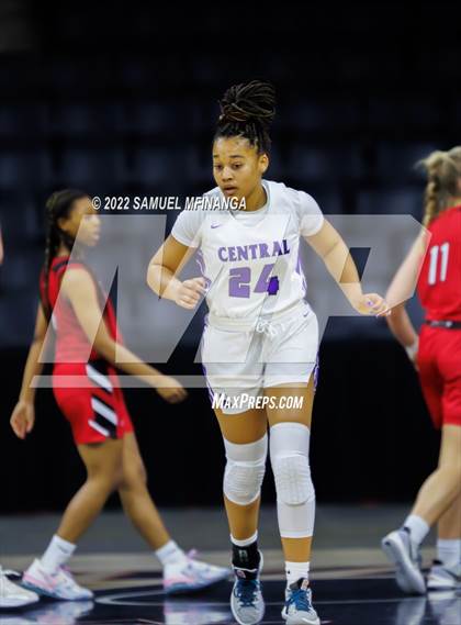 Thumbnail 3 in Omaha Westside vs. Omaha Central photogallery.
