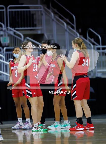 Thumbnail 1 in Omaha Westside vs. Omaha Central photogallery.