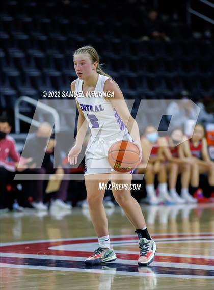 Thumbnail 1 in Omaha Westside vs. Omaha Central photogallery.