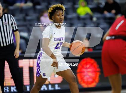 Thumbnail 2 in Omaha Westside vs. Omaha Central photogallery.