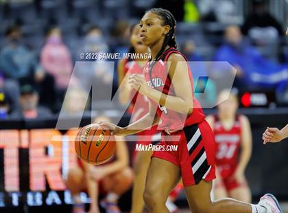 Thumbnail 2 in Omaha Westside vs. Omaha Central photogallery.