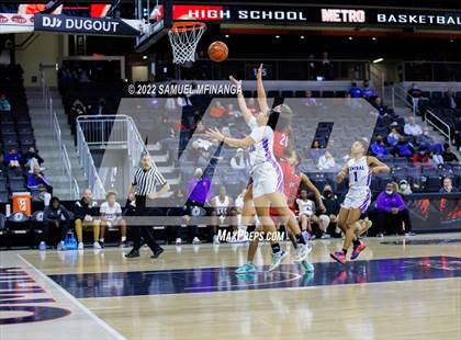 Thumbnail 3 in Omaha Westside vs. Omaha Central photogallery.