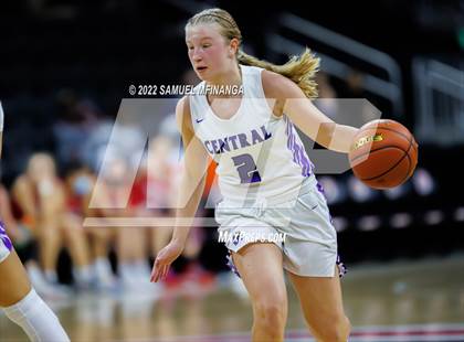 Thumbnail 1 in Omaha Westside vs. Omaha Central photogallery.