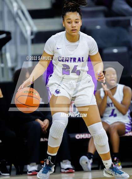 Thumbnail 3 in Omaha Westside vs. Omaha Central photogallery.