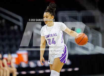 Thumbnail 1 in Omaha Westside vs. Omaha Central photogallery.
