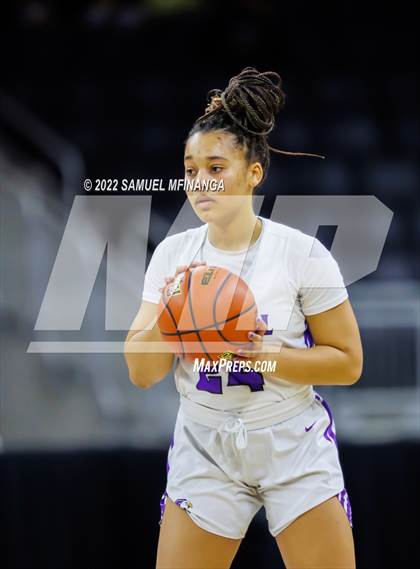 Thumbnail 1 in Omaha Westside vs. Omaha Central photogallery.
