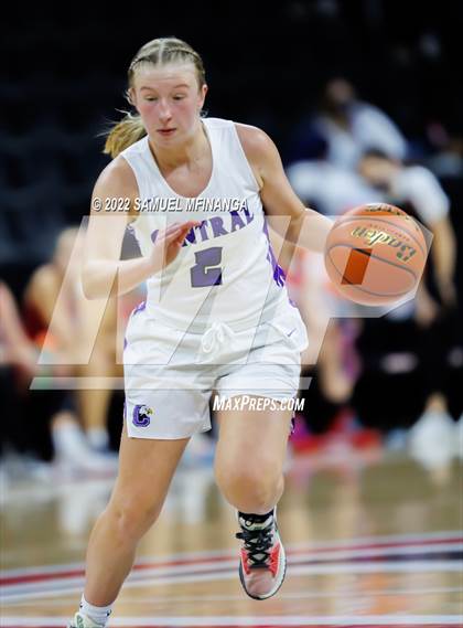 Thumbnail 2 in Omaha Westside vs. Omaha Central photogallery.