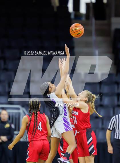 Thumbnail 1 in Omaha Westside vs. Omaha Central photogallery.