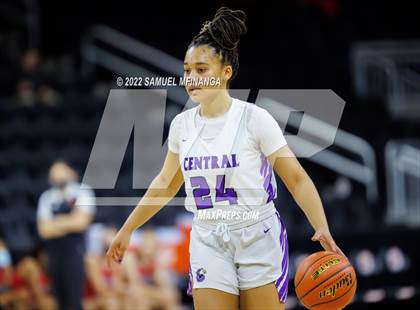 Thumbnail 3 in Omaha Westside vs. Omaha Central photogallery.